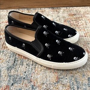 JON JOSEF VELVET skull embroidery slip on tennis shoe 8.5 39 Good condition